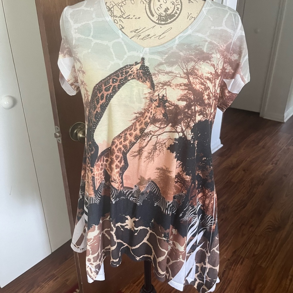 RAINFOREST Graphic Brown and White Relaxed Tee